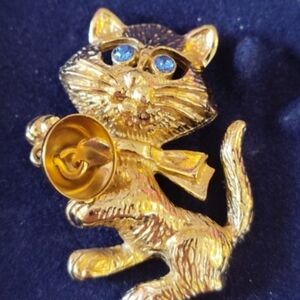 AVON CRAZY CAT BLUE RHINESTONE EYES BELL BROOCH / BOX VINTAGE RARE